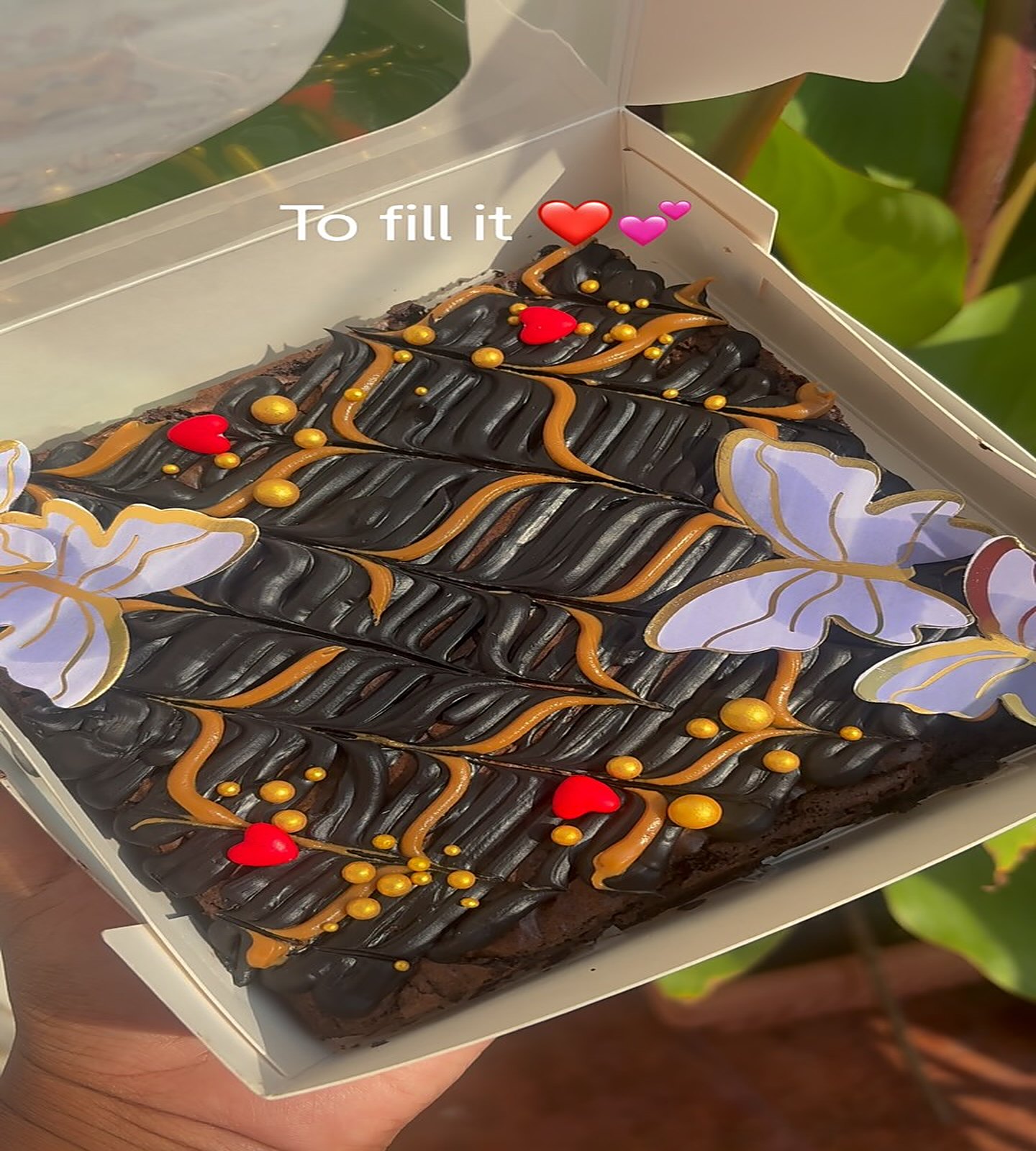 Brownie fingers with fresh flowers
