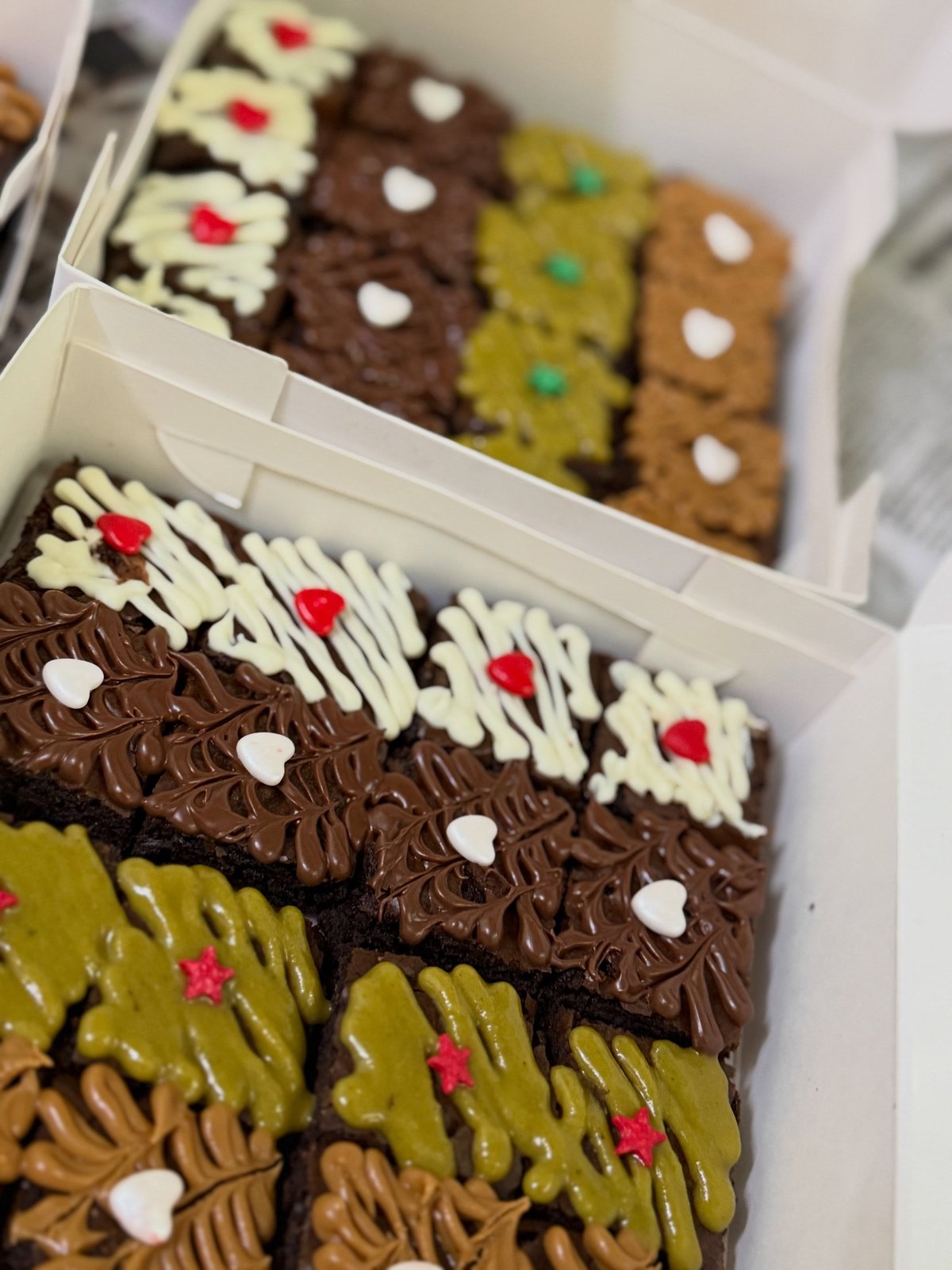 Decorated brownie rows